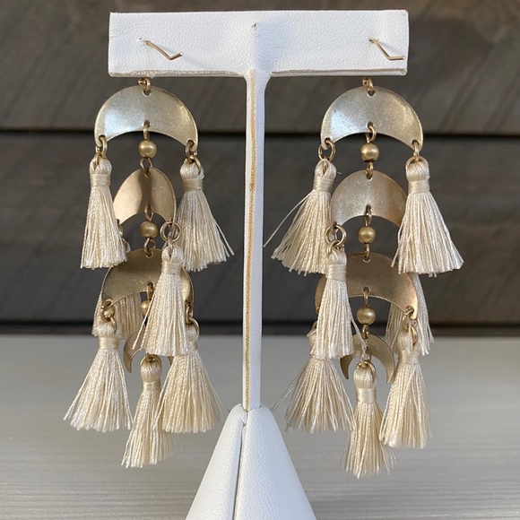 {FREE} Earrings with $100+ Purchase - Picture 6 of 9